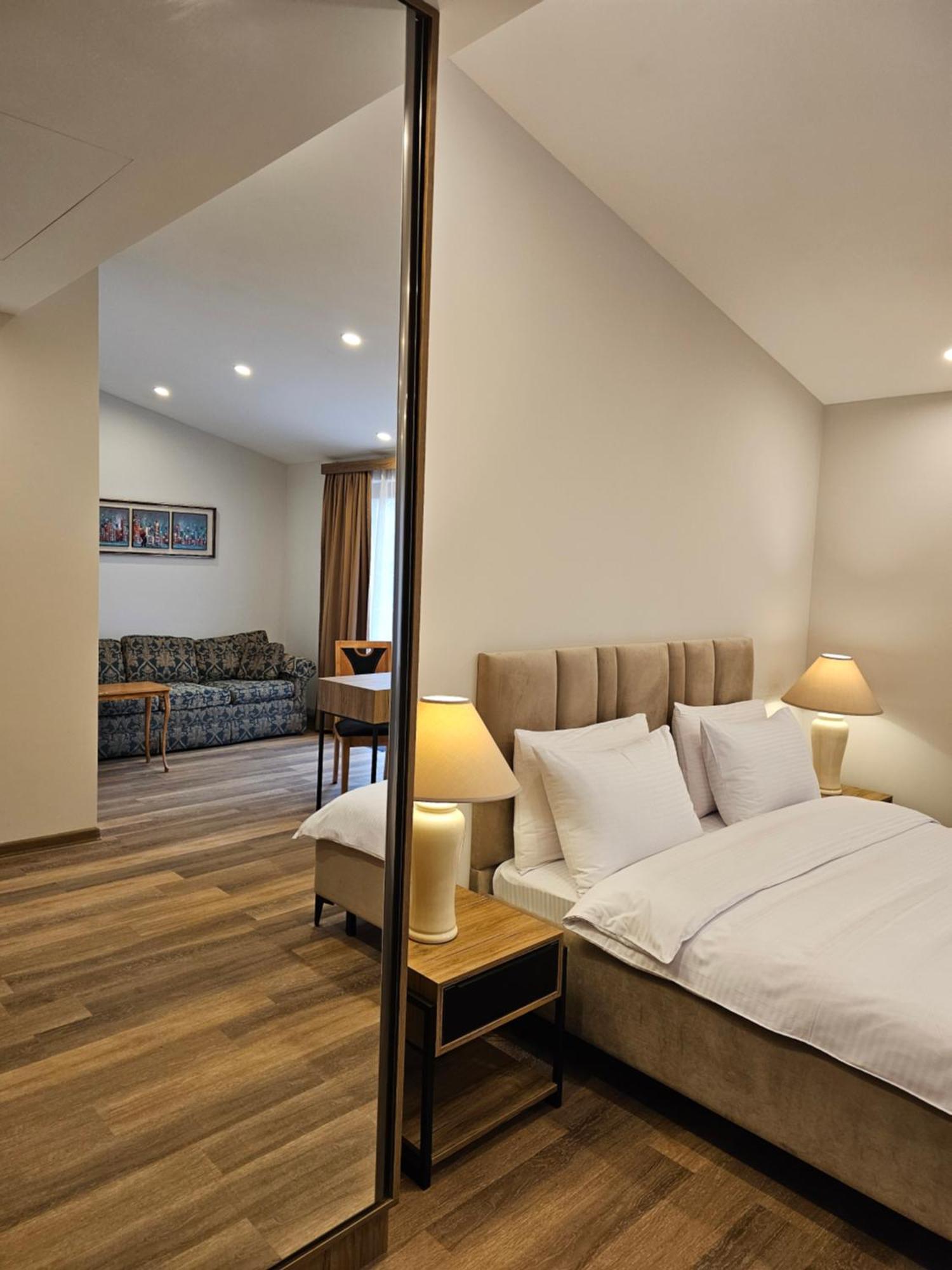 Hotel Avenue 30 Γιερεβάν Εξωτερικό φωτογραφία