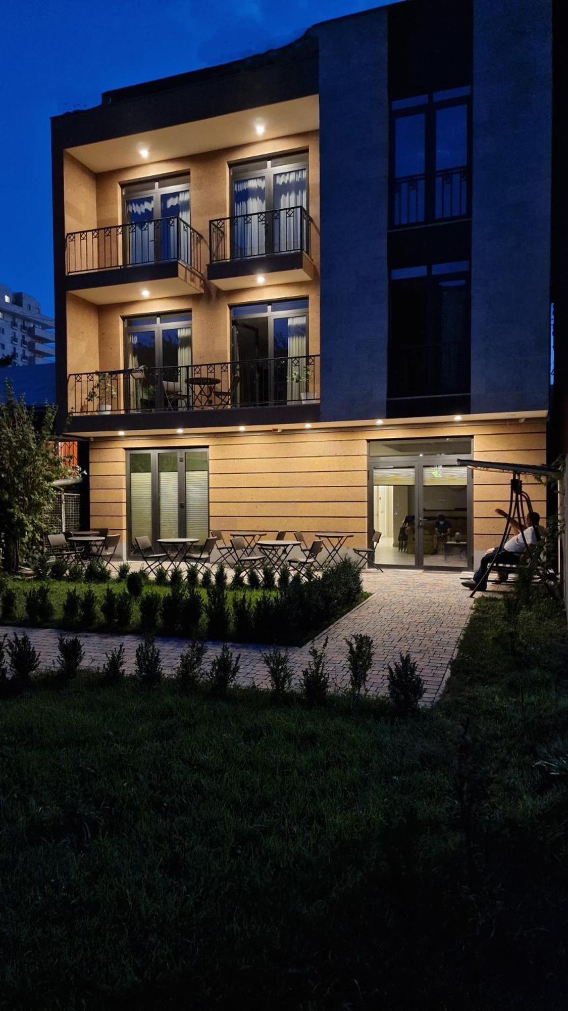 Hotel Avenue 30 Γιερεβάν Εξωτερικό φωτογραφία