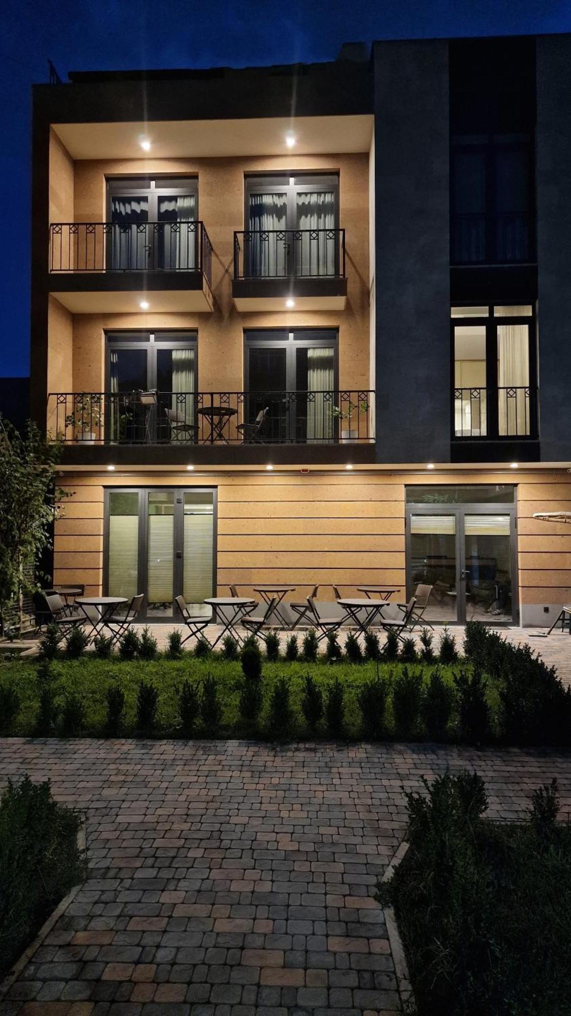 Hotel Avenue 30 Γιερεβάν Εξωτερικό φωτογραφία