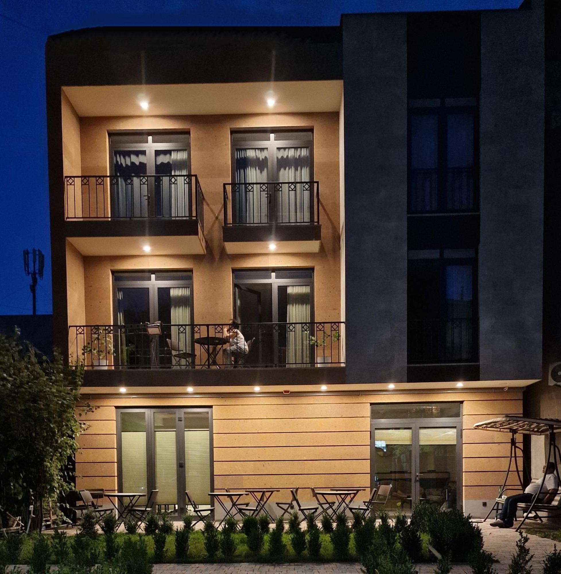 Hotel Avenue 30 Γιερεβάν Εξωτερικό φωτογραφία