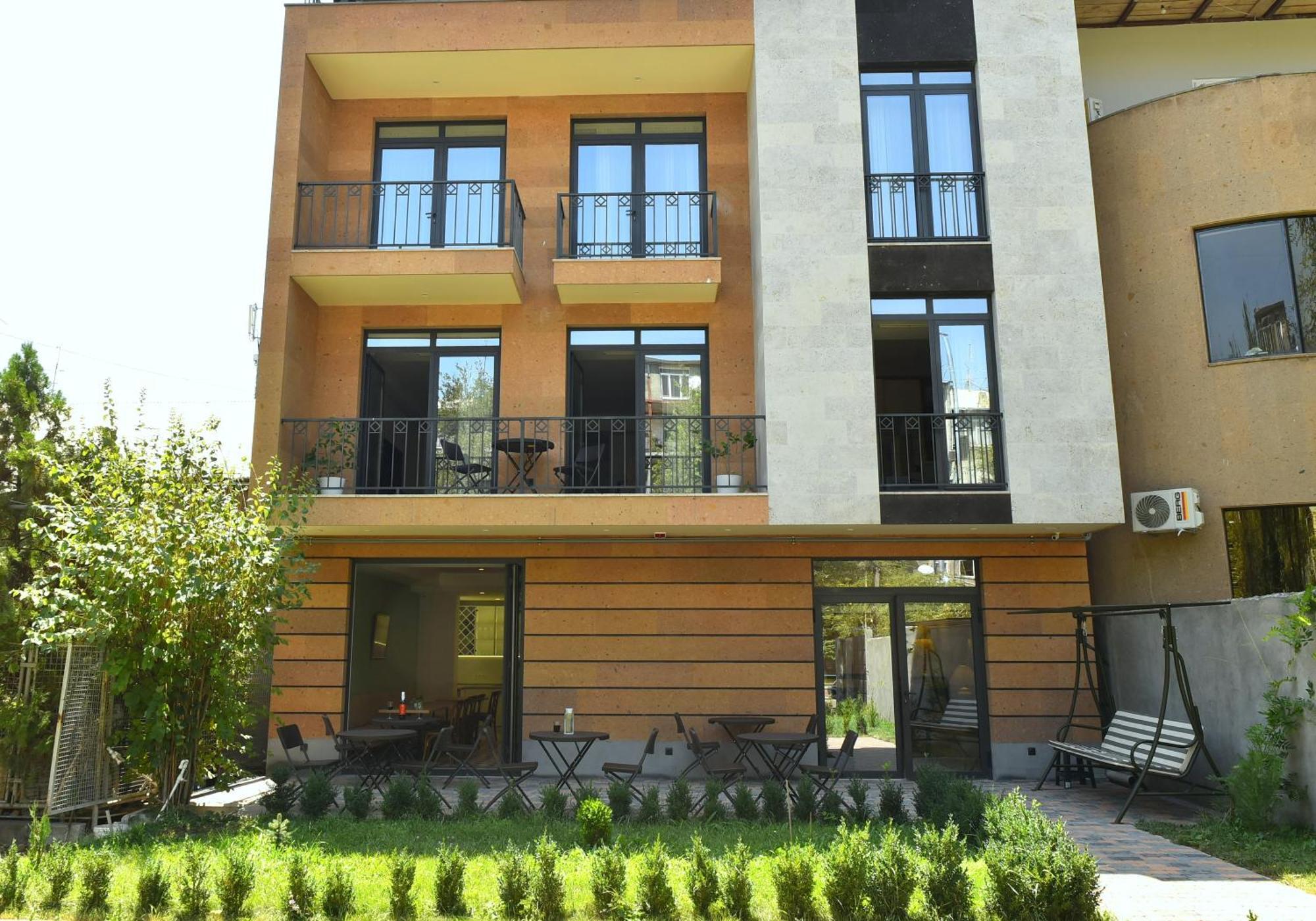 Hotel Avenue 30 Γιερεβάν Εξωτερικό φωτογραφία
