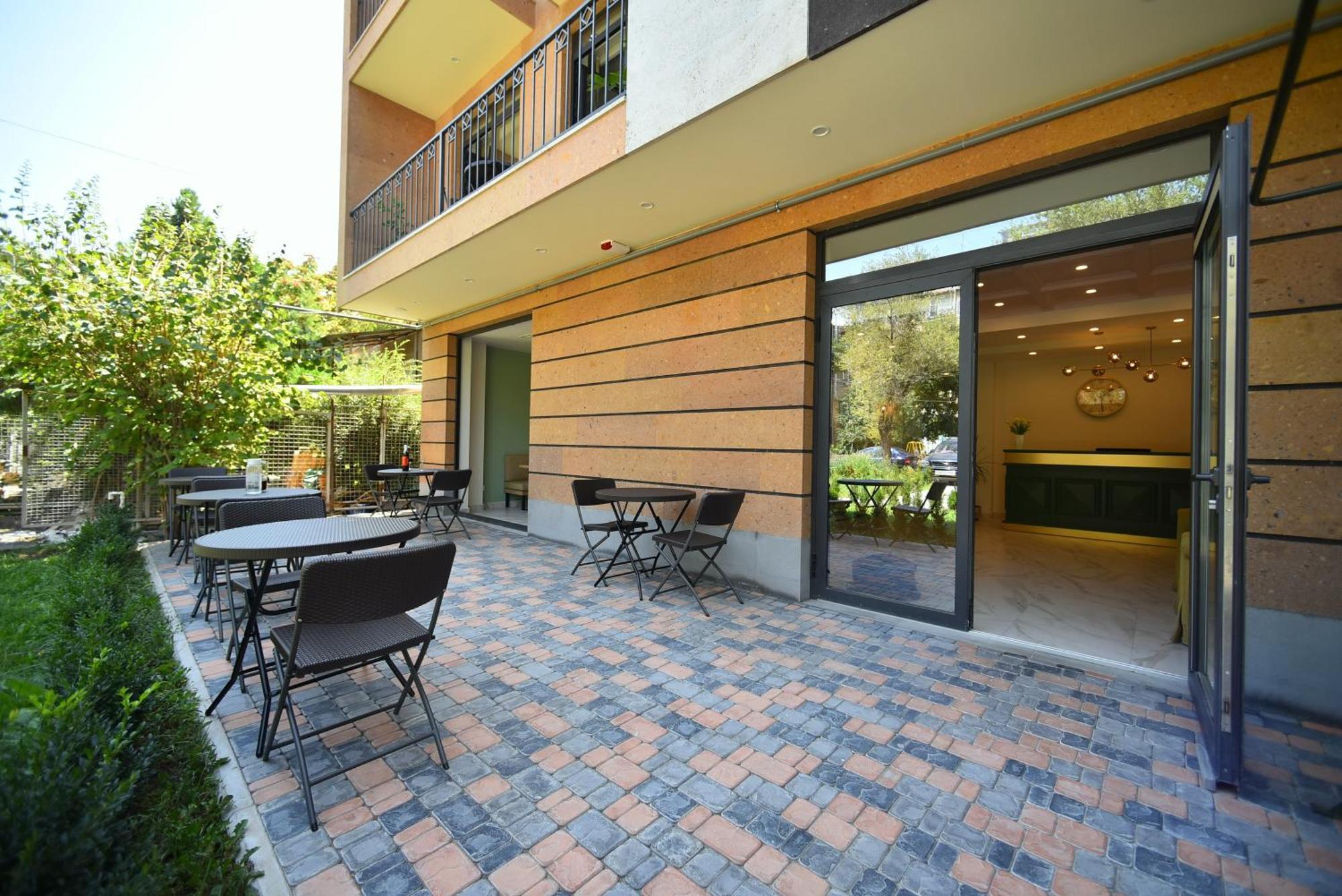 Hotel Avenue 30 Γιερεβάν Εξωτερικό φωτογραφία